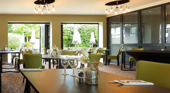 Restaurant - South Lawn Hotel (Lymington)