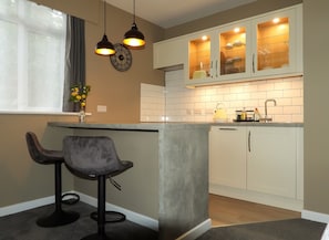 Desk, laptop workspace, iron/ironing board, free WiFi - South Lawn Hotel (Lymington)