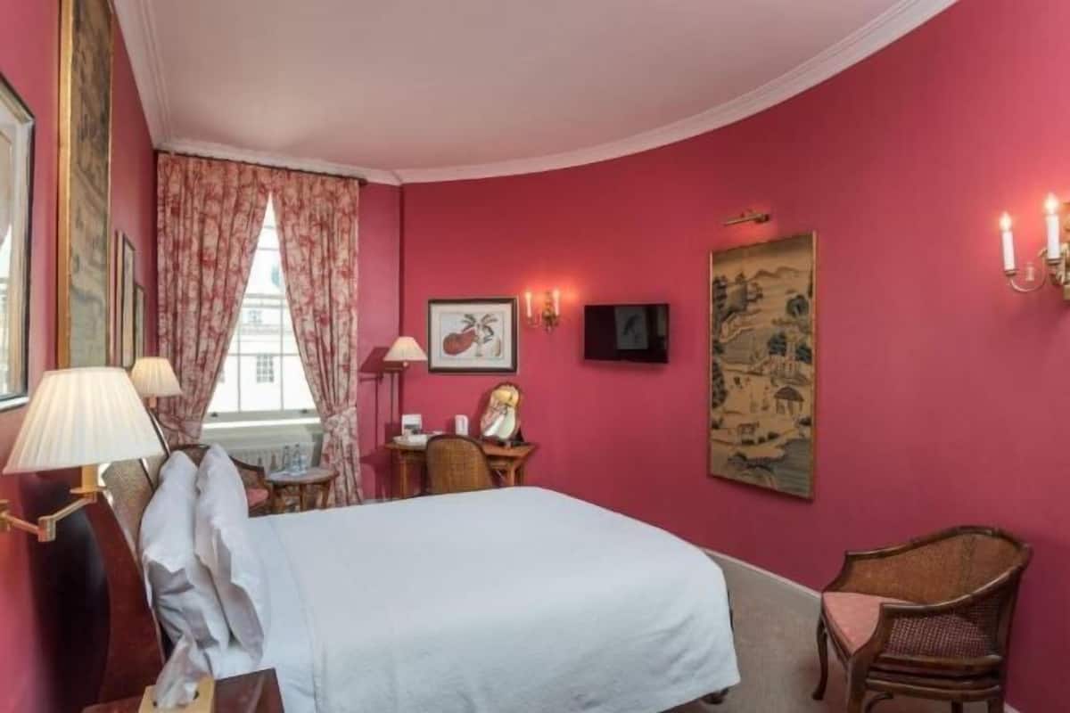 1 quarto, individualmente decorados, ferros/tábuas de passar roupa