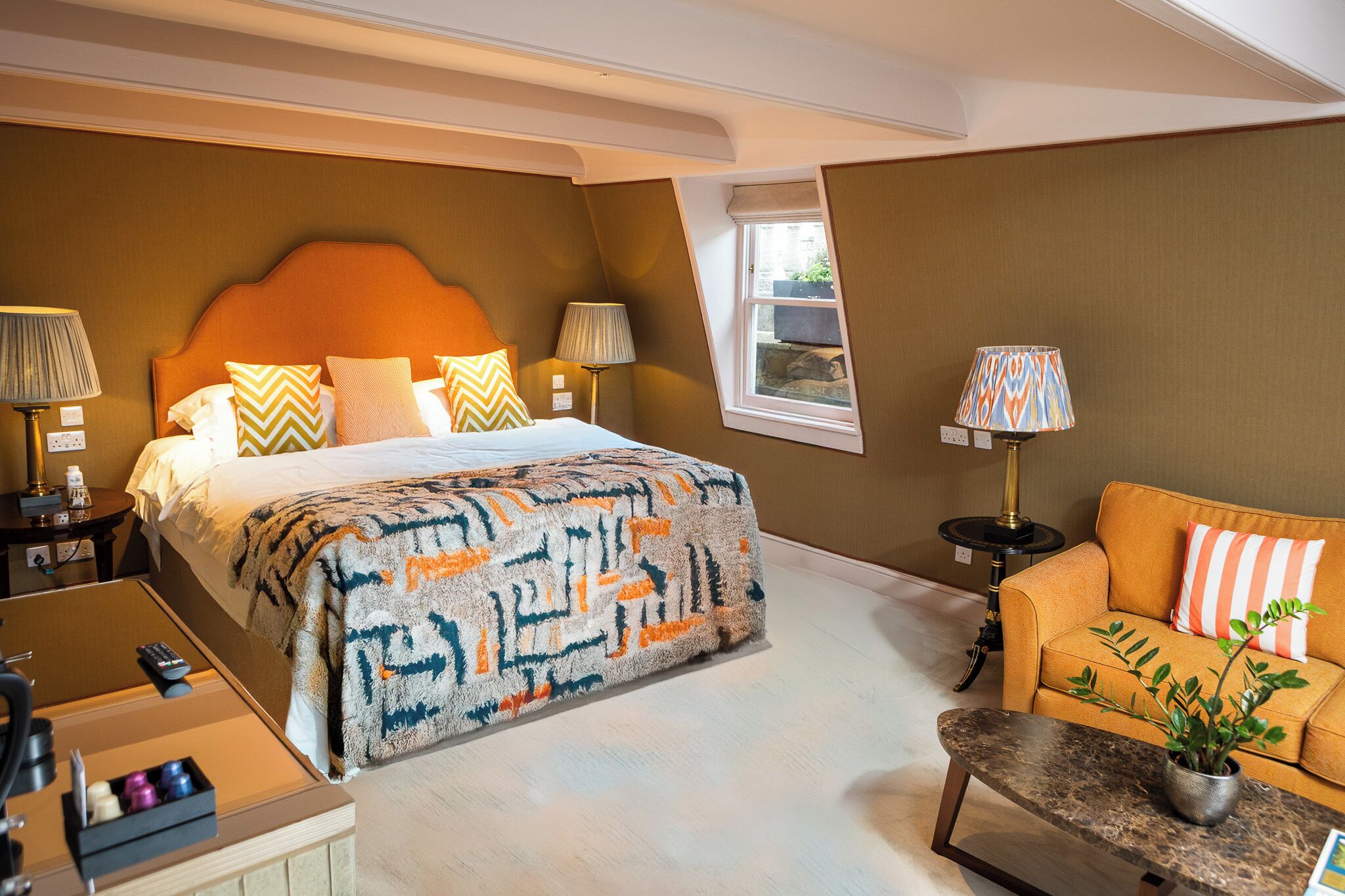 Deluxe Suite | Individually decorated, iron/ironing board, free WiFi, bed sheets