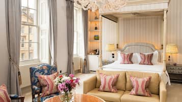 Romantische suite | Een strijkplank/strijkijzer, gratis wifi, individueel gedecoreerd