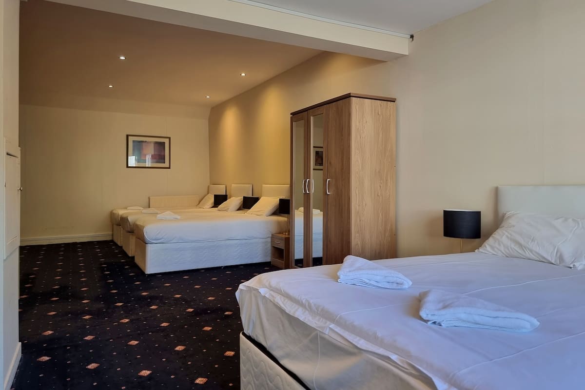 Sistema de insonorización, wifi gratis y ropa de cama