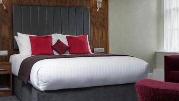 Executive Double Room | 1 bedroom, hypo-allergenic bedding, minibar, in-room safe