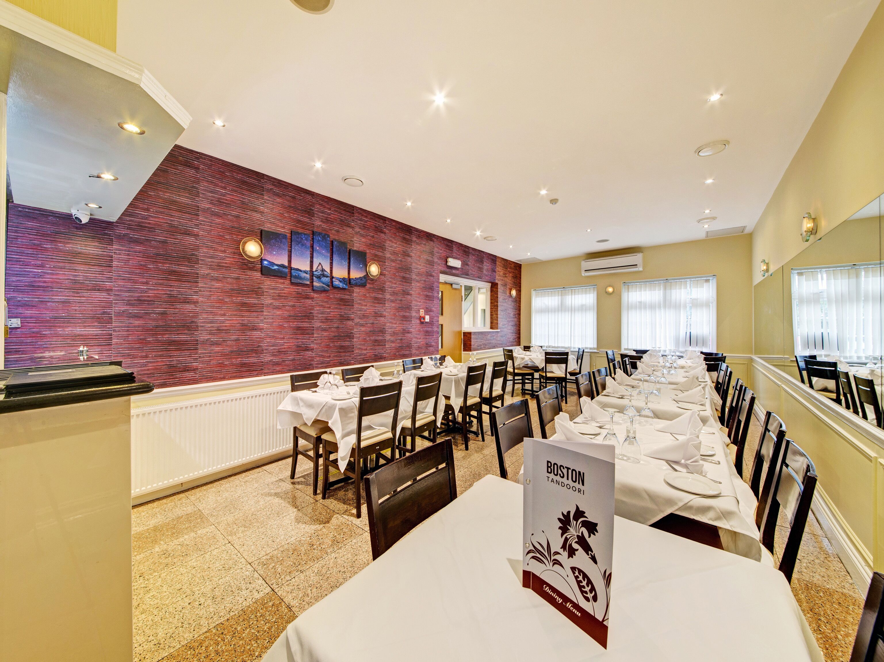 Photo - OYO Bostons Manor Hotel, Hanwell London