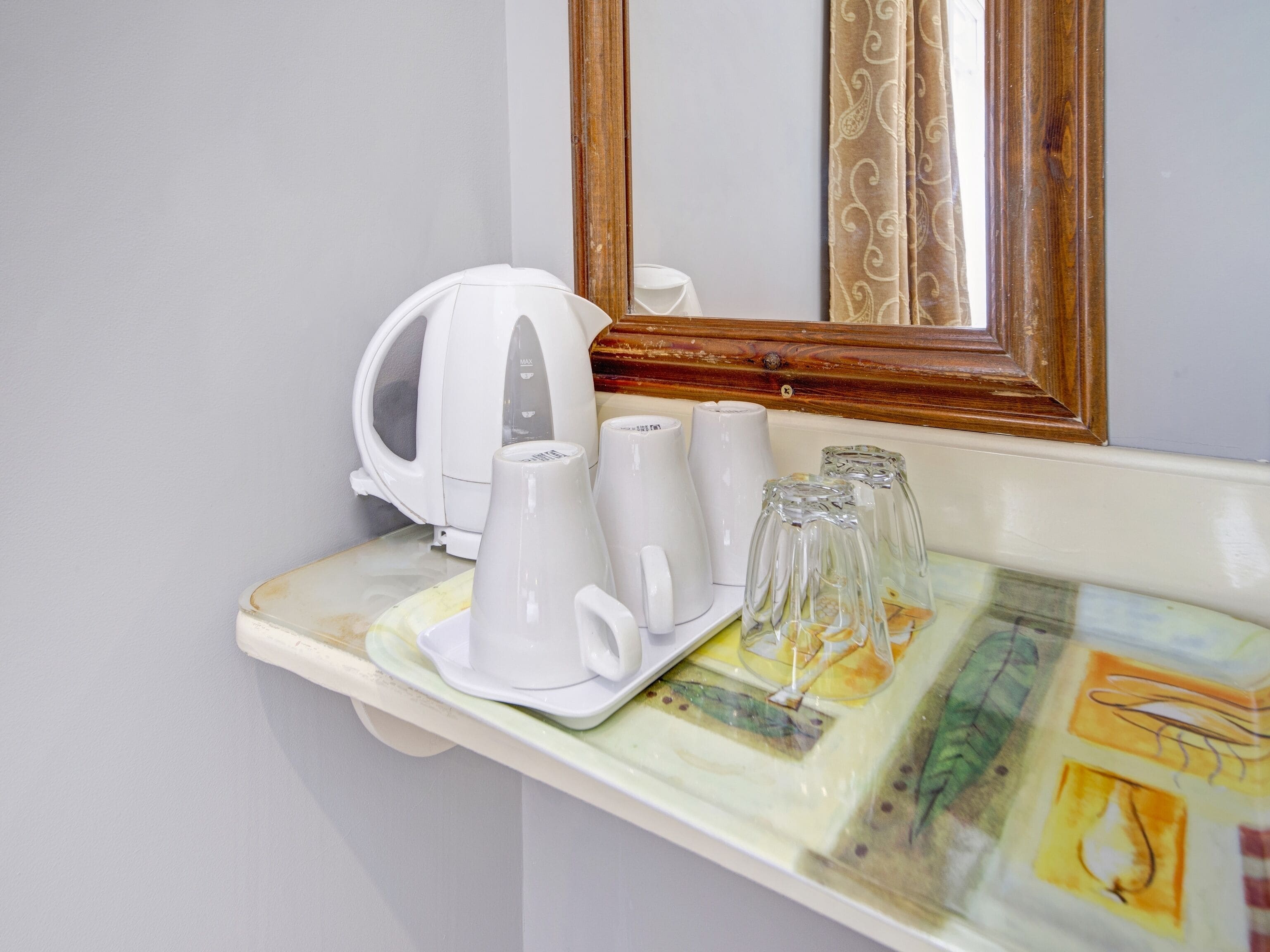 Photo - OYO Bostons Manor Hotel, Hanwell London