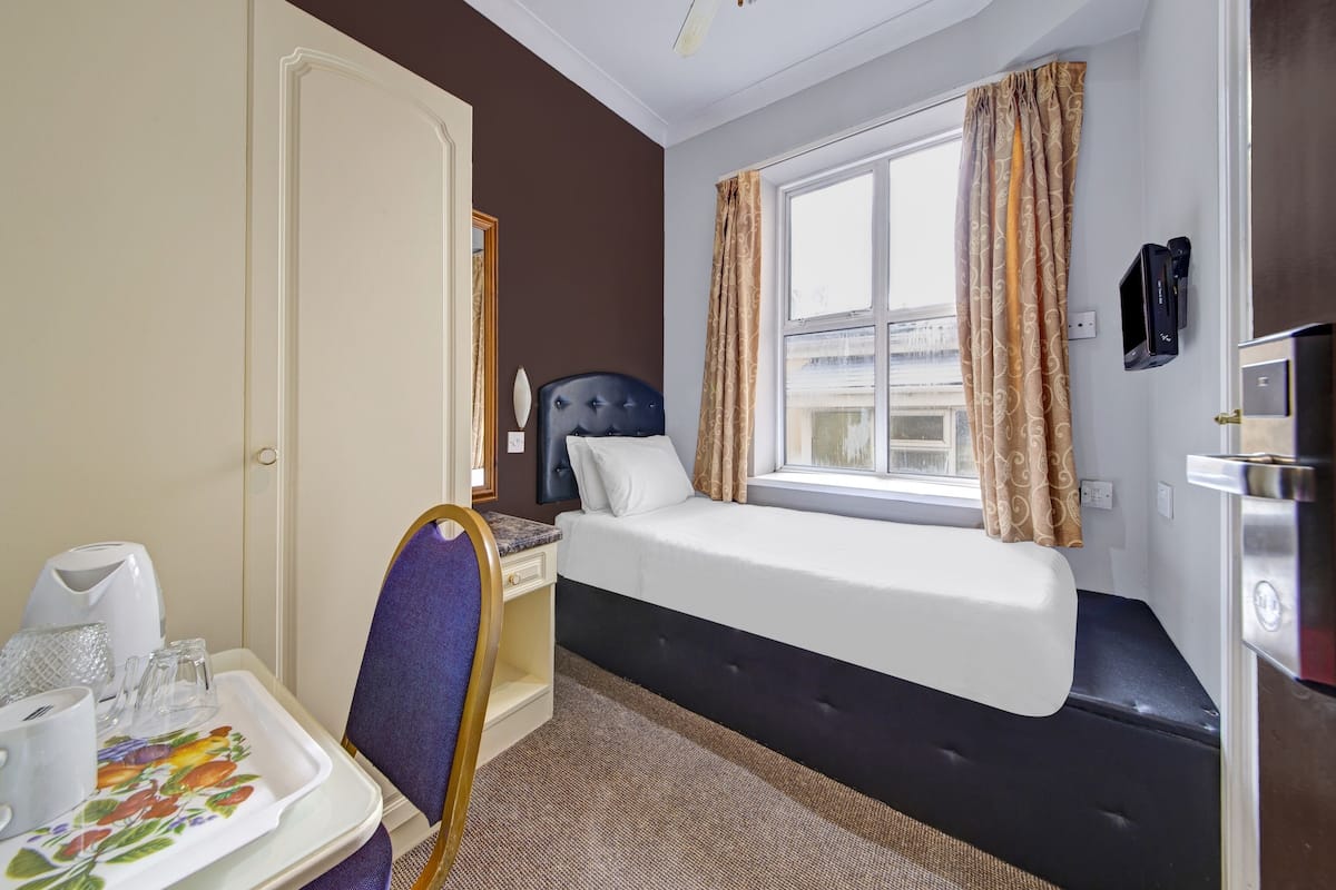 Standard Single Room, 1 Twin Bed | Iron/ironing board, free WiFi, bed sheets