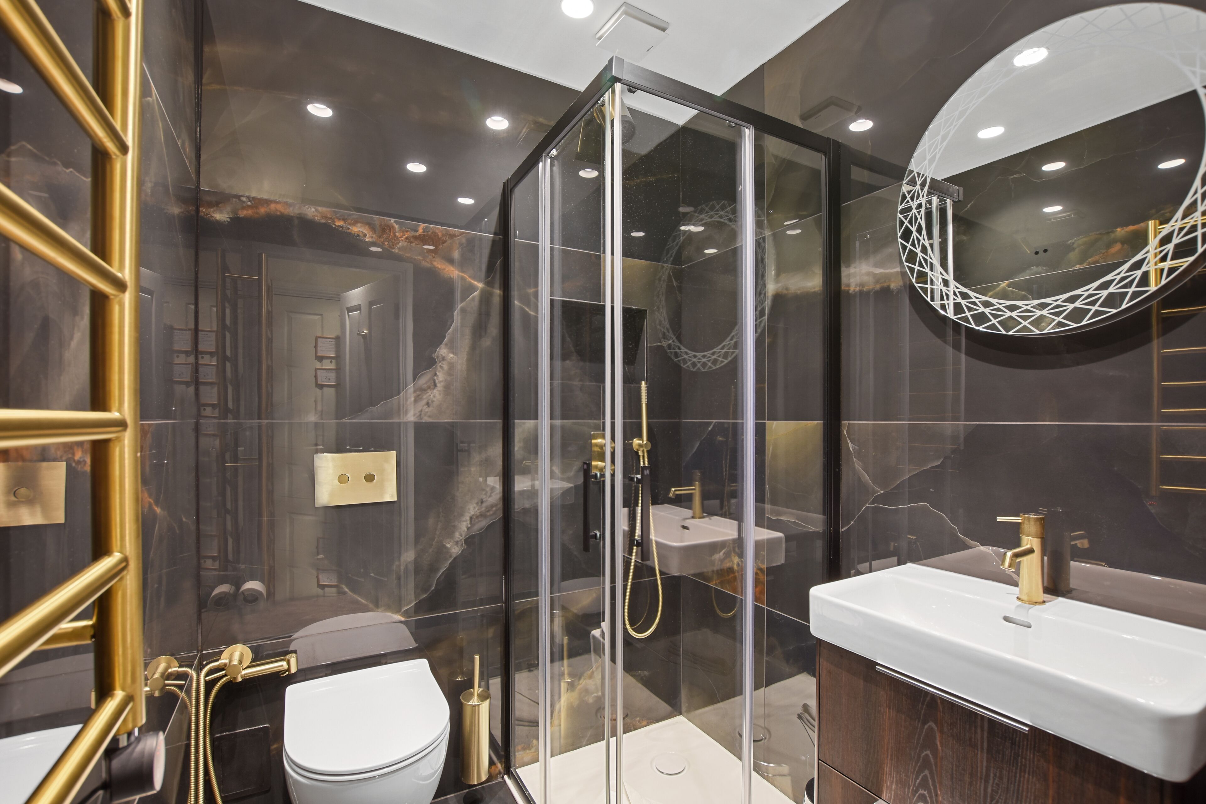 small double room | bathroom | free toiletries, hair dryer, towels