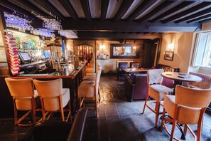 Bar (on property) - Hollies Hotel (Martock)