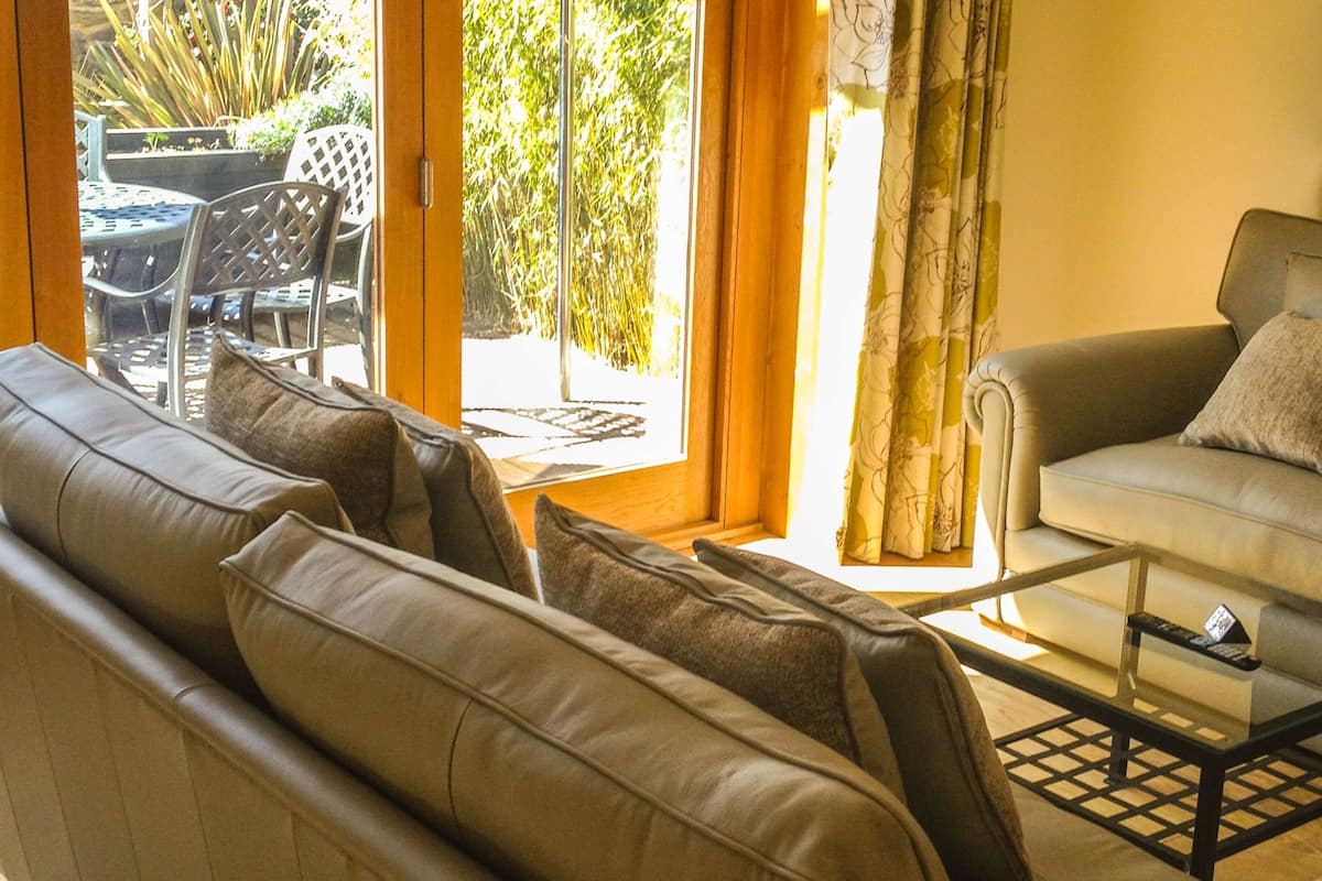 Cottage, 3 Bedrooms (5 guests) | Egyptian cotton sheets, premium bedding, pillow-top beds, minibar