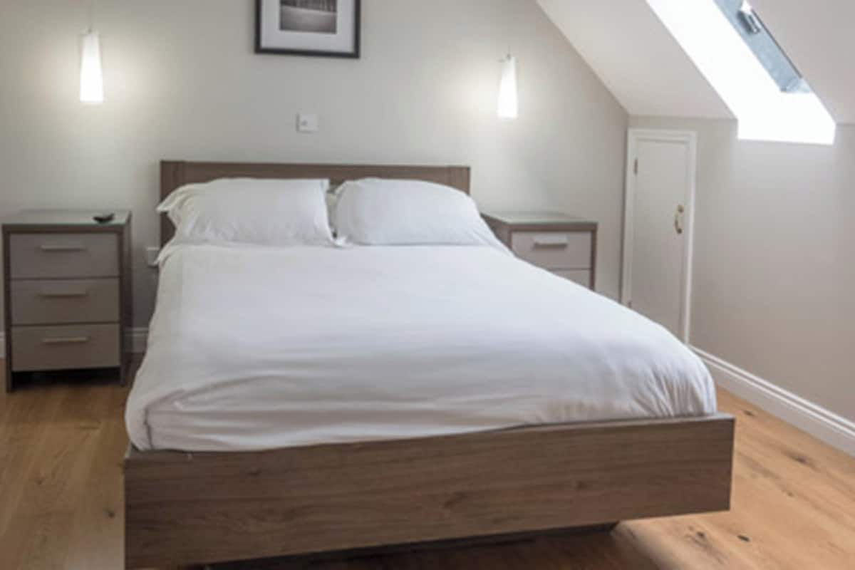 1 bedroom, Egyptian cotton sheets, premium bedding, pillow-top beds