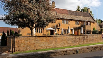 Check-in/check-out kiosk