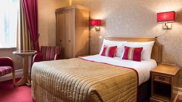 Minibar, in-room safe, desk, iron/ironing board