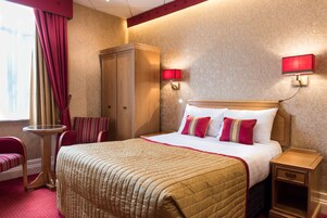 Minibar, in-room safe, desk, iron/ironing board