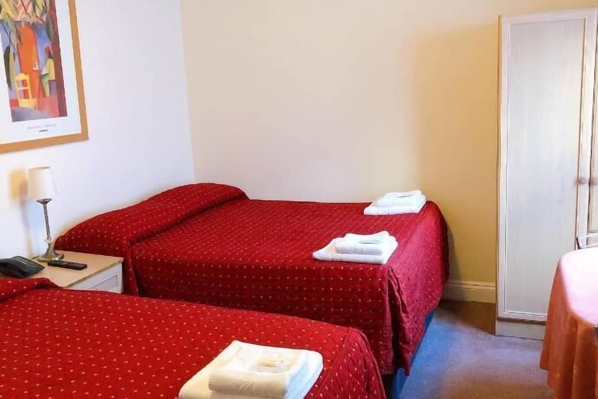 In-room safe, desk, iron/ironing board, free WiFi