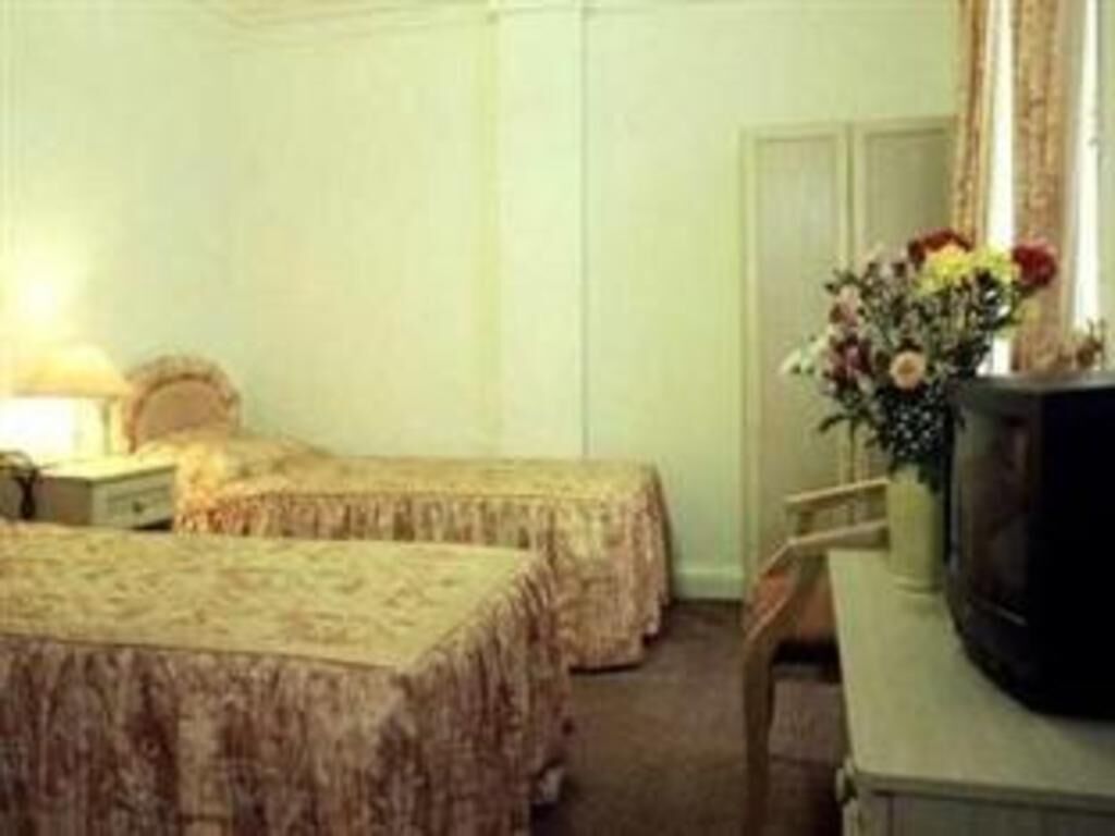 In-room safe, desk, iron/ironing board, free WiFi