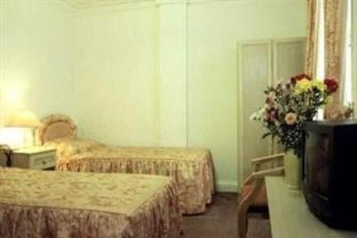 In-room safe, desk, iron/ironing board, free WiFi