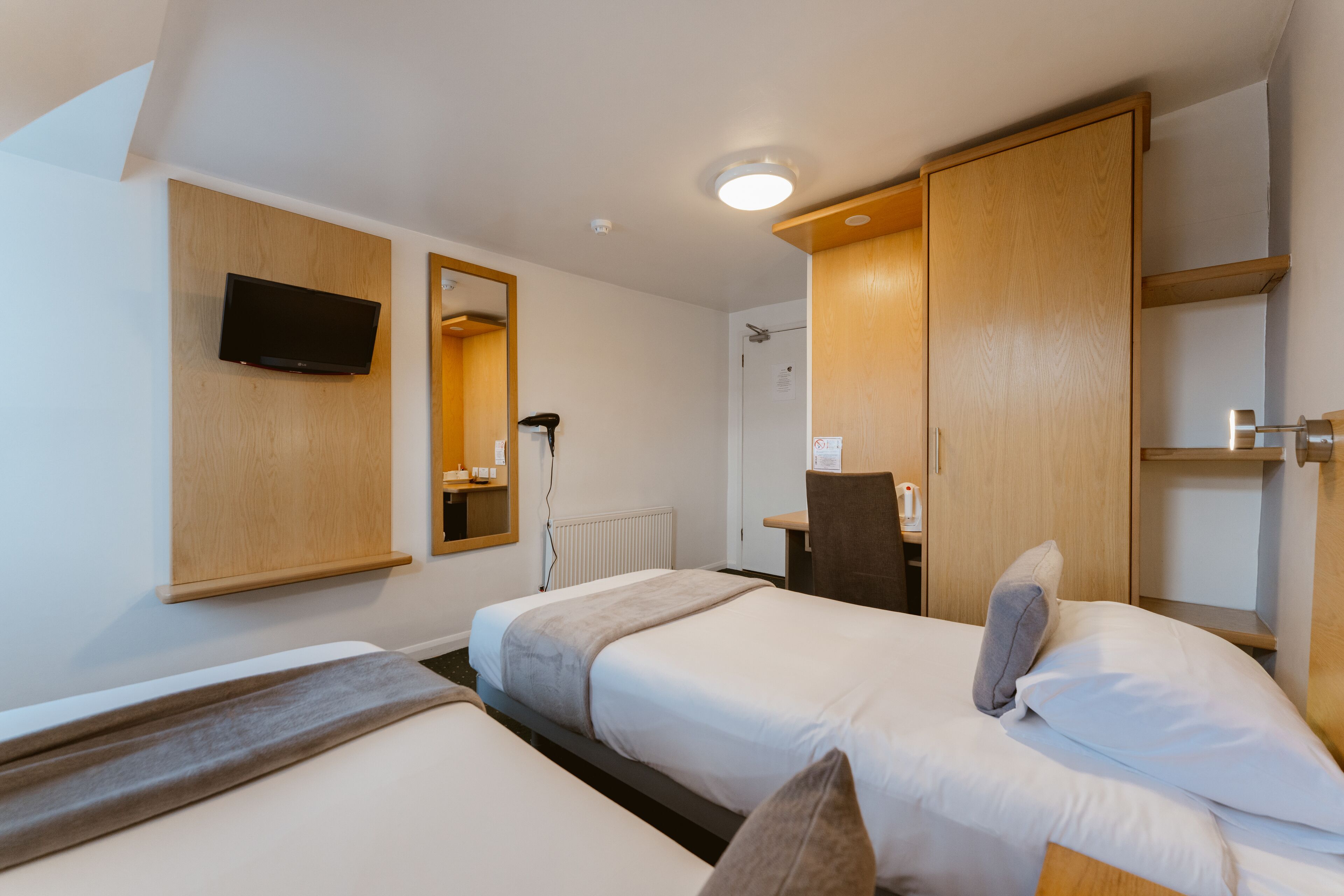 twin room | desk, blackout curtains, free cots/infant beds, free wifi