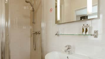 Double Room | Bathroom | Shower, hair dryer, towels