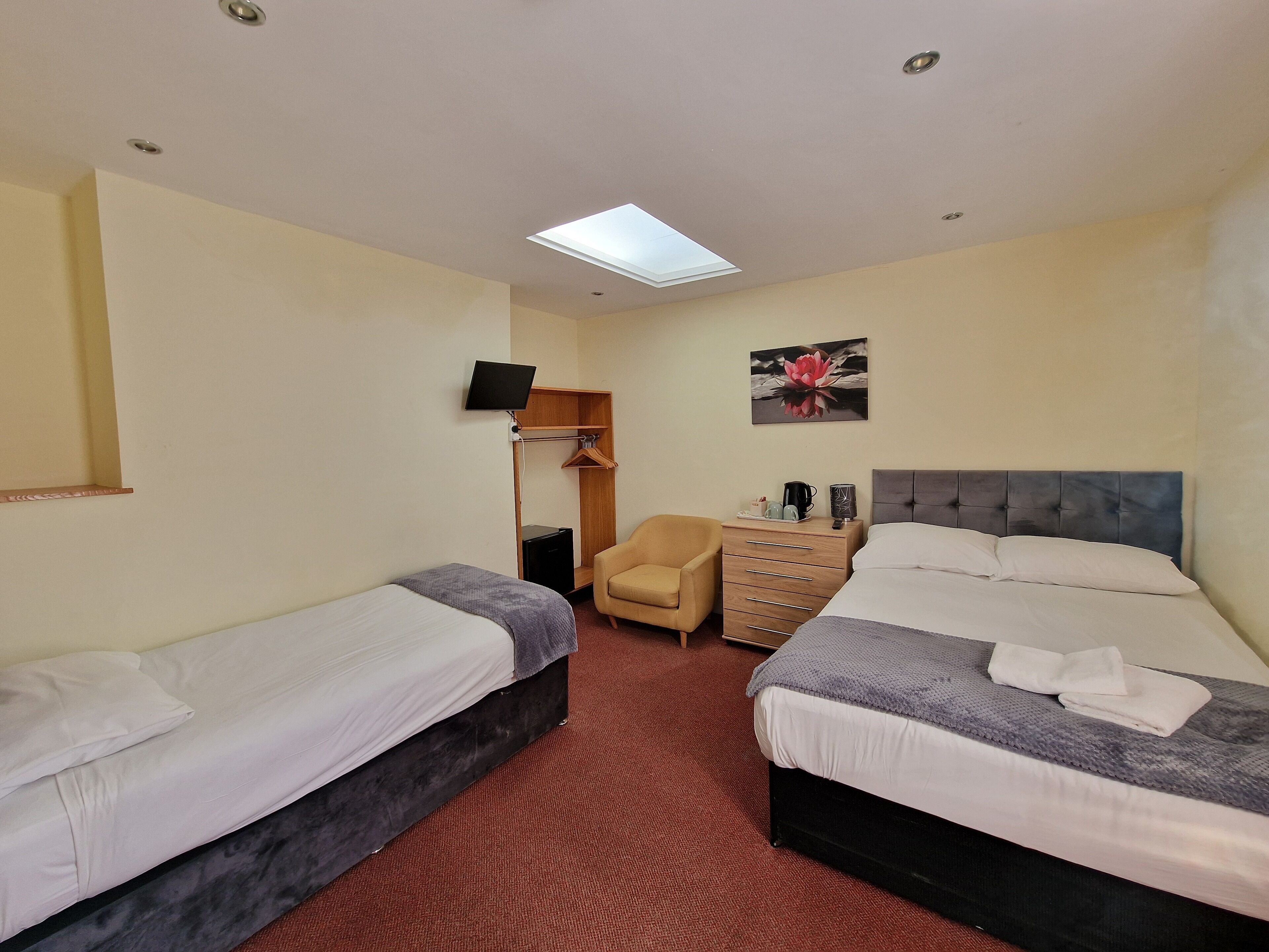 Coffres-forts dans les chambres, Wi-Fi gratuit, draps fournis