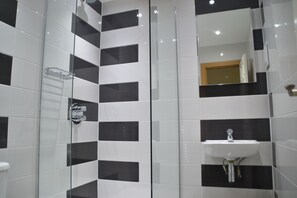 Dreibettzimmer | Badezimmer