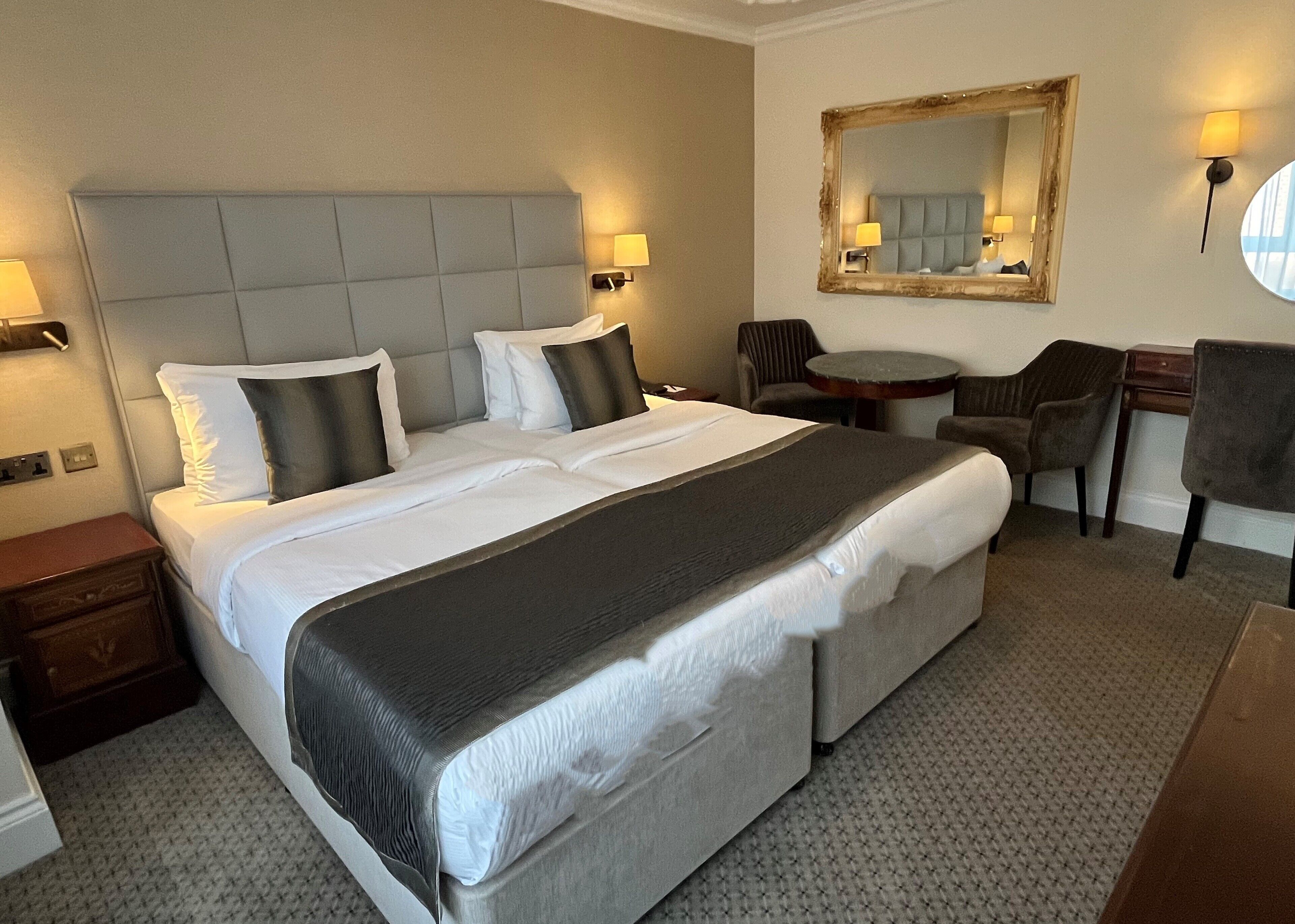 standard twin room, 2 single beds | 1 bedroom, hypo-allergenic bedding, in-room safe, desk