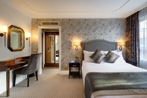 Standard Double Room | 1 bedroom, hypo-allergenic bedding, in-room safe, desk