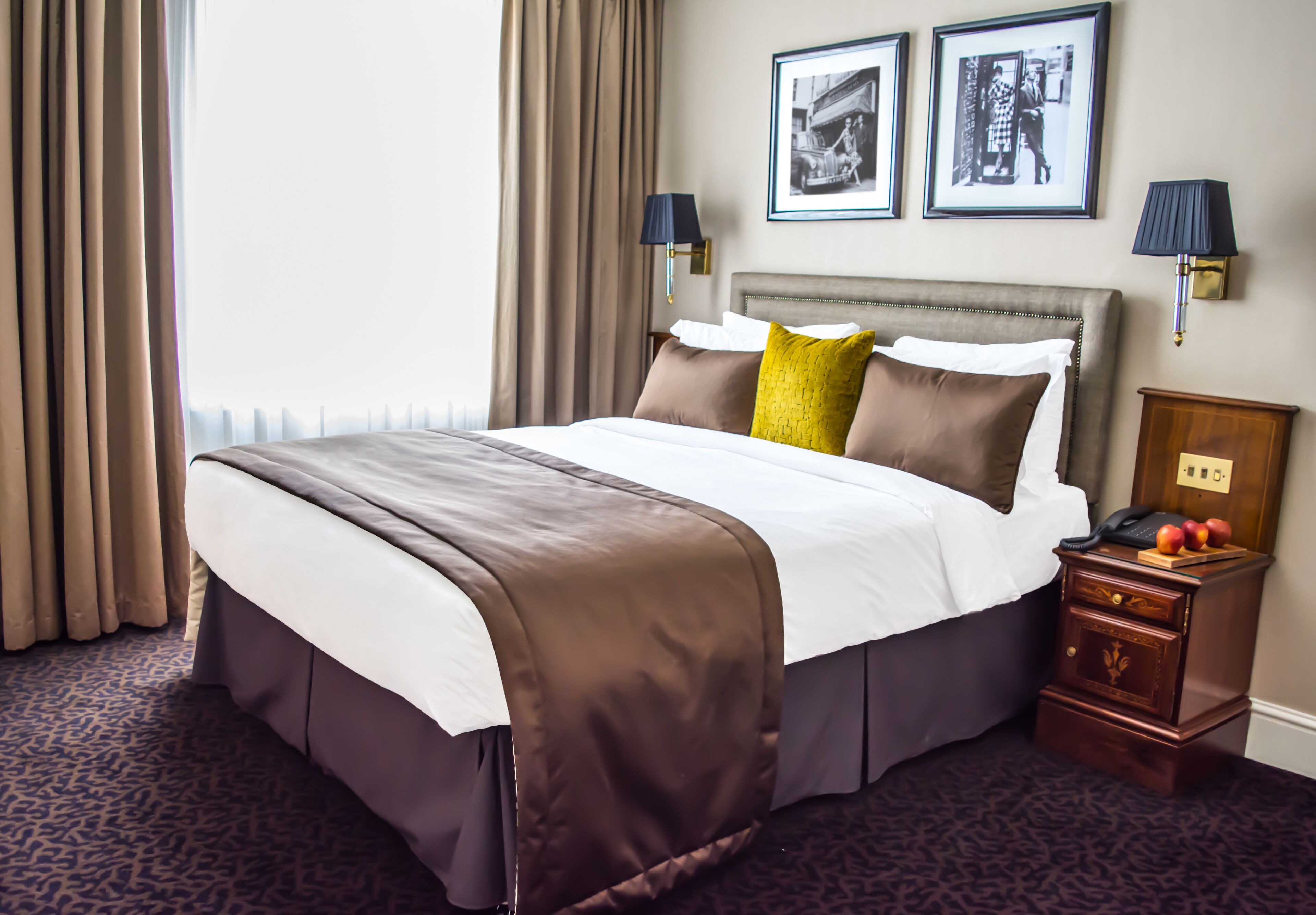 standard double room | 1 bedroom, hypo-allergenic bedding, in-room safe, desk