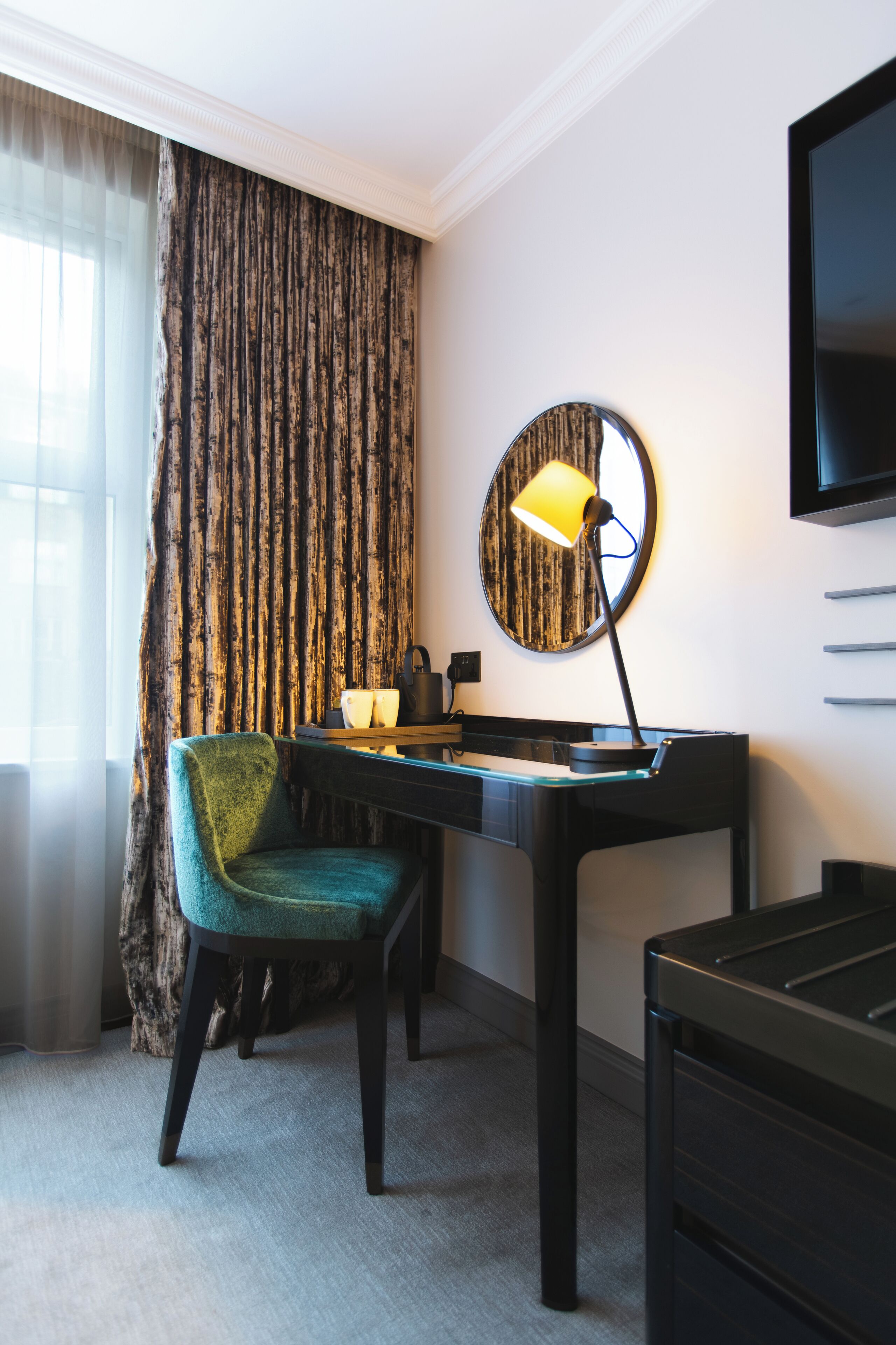 The Classic double | Ropa de cama hipoalergénica, caja fuerte, escritorio