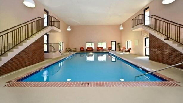 Unclassified image, 1 of 25, button - Manchester Heritage Inn And Suites (Manchester)