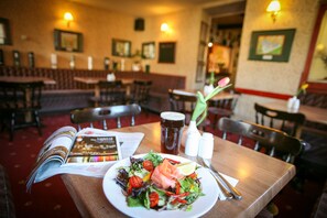 Bar (in der Unterkunft)