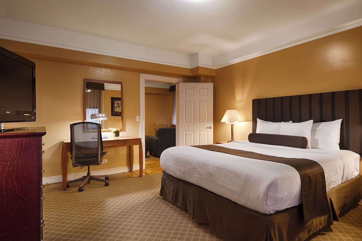 Deluxe Apartment, 2 Bedrooms | 1 bedroom, premium bedding, pillow-top beds, in-room safe