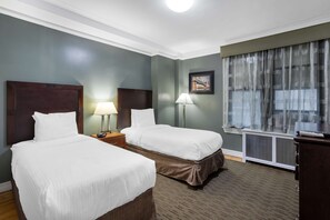Standard Apartment, Multiple Beds, Non Smoking, Kitchen (with Sofabed, Full Kitchen) | 1 bedroom, premium bedding, pillowtop beds, in-room safe
