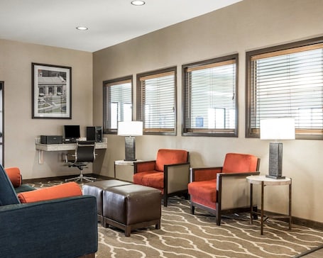 Lobby. Quality Inn & Suites Bethany
