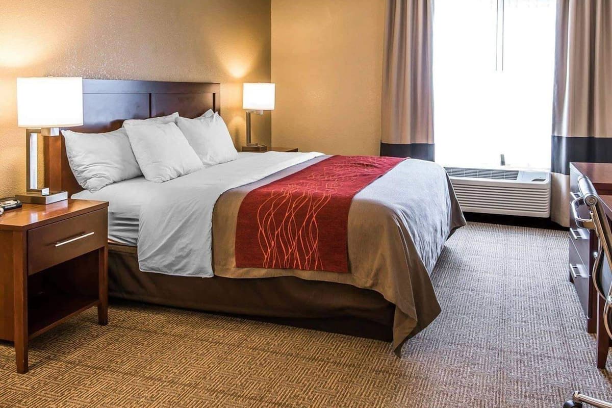 Desk, iron/ironing board, free WiFi, bed sheets