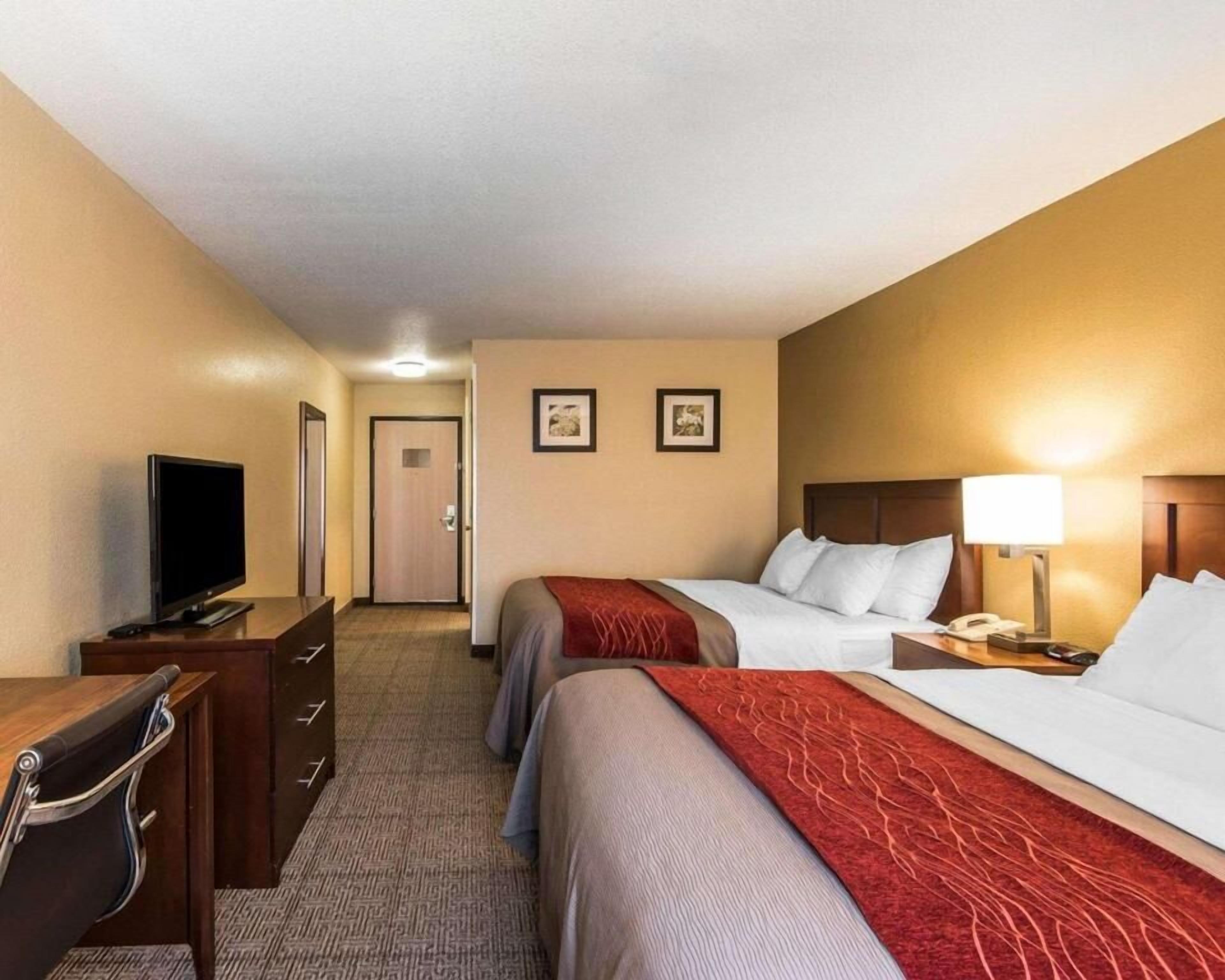 Desk, iron/ironing board, free WiFi, bed sheets