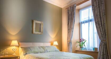 Lakeview Guest House