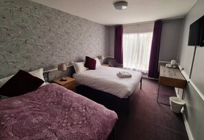 Egyptian cotton sheets, premium bedding, pillowtop beds - Northumberland Hotel (Edinburgh)