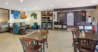 Best Western Plus Lake Worth Inn & Suites