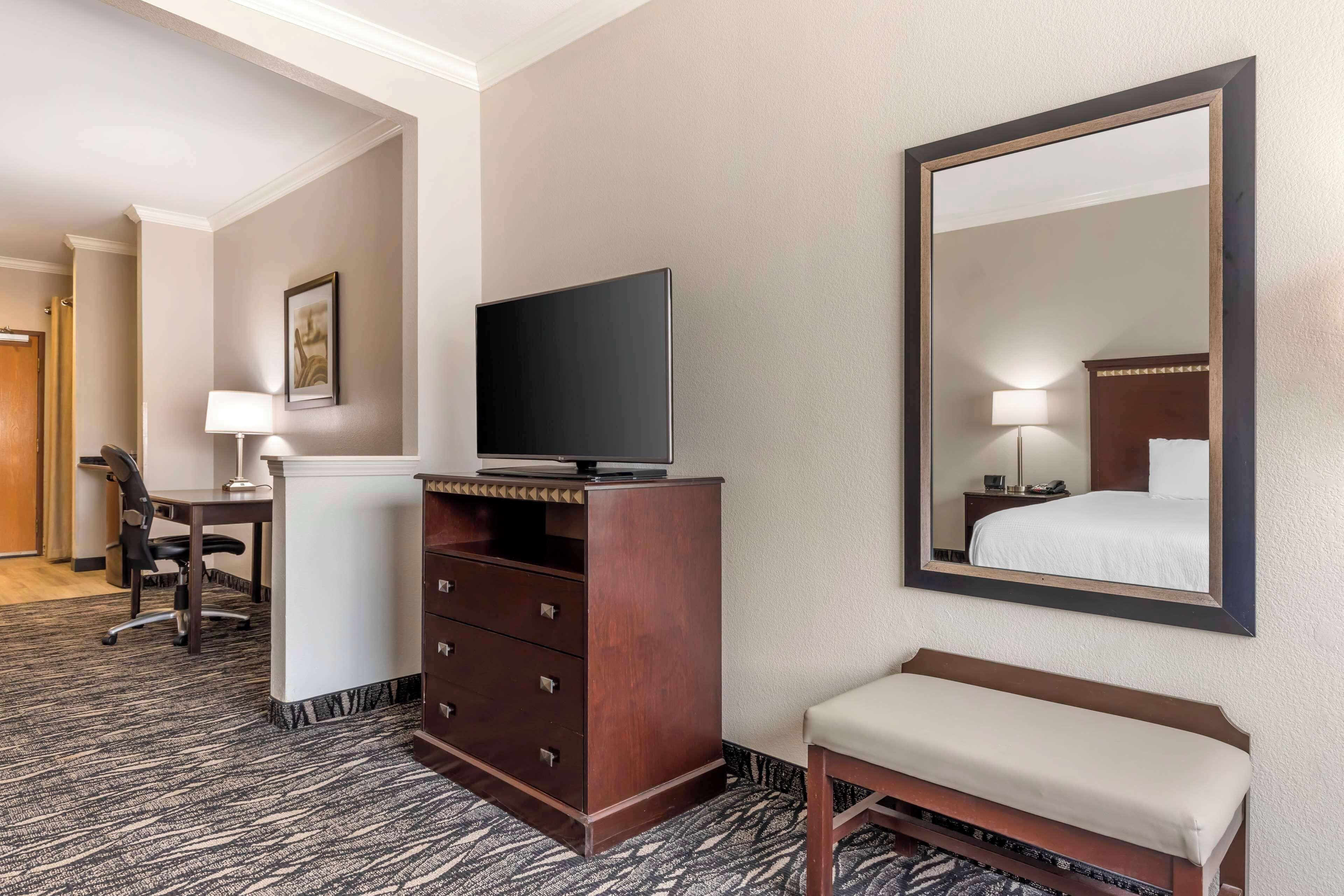 standard room, 1 king bed, accessible, refrigerator & microwave (with sofabed) | pillow-top beds, desk, laptop workspace, blackout curtains