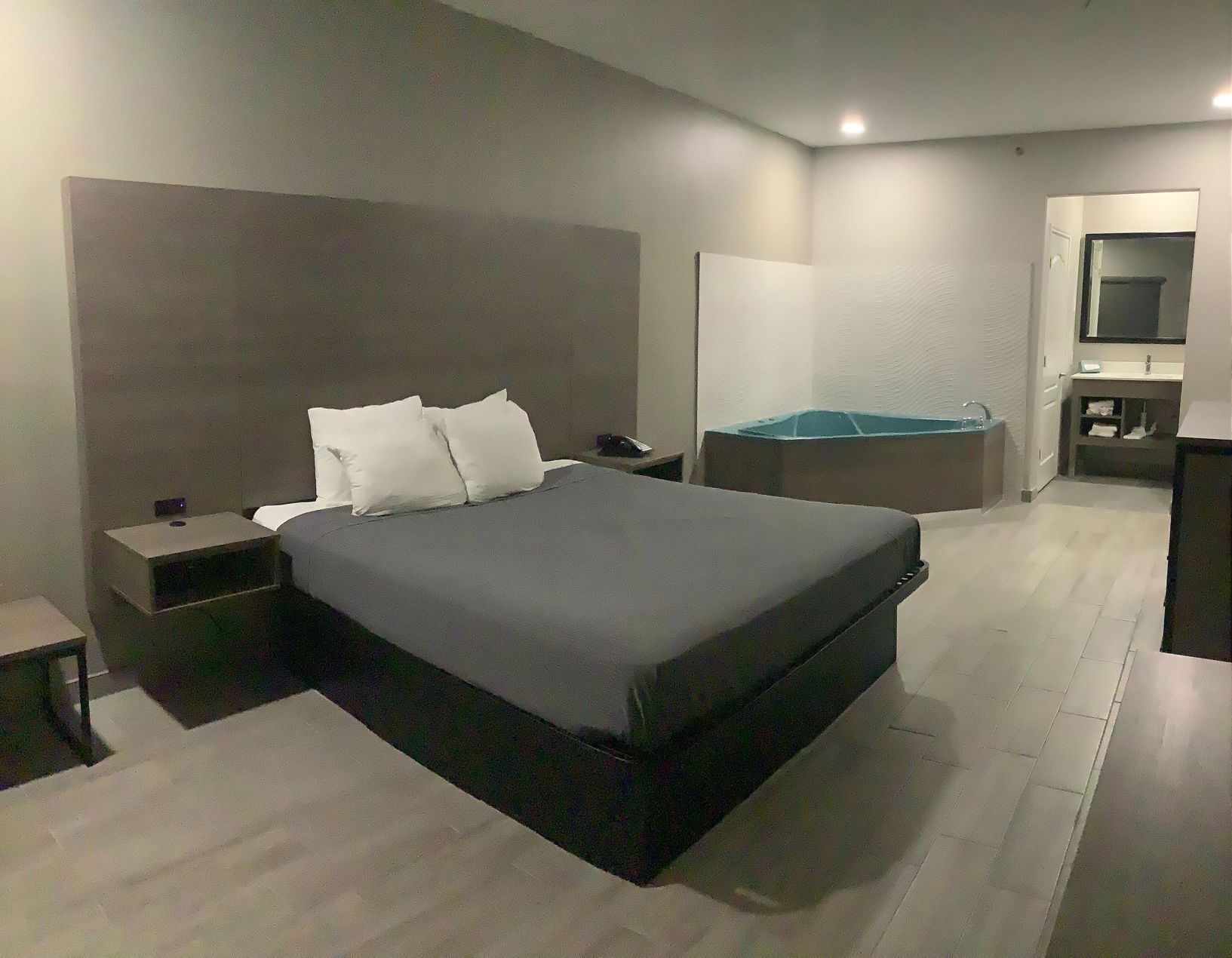 Desk, iron/ironing board, free WiFi, bed sheets