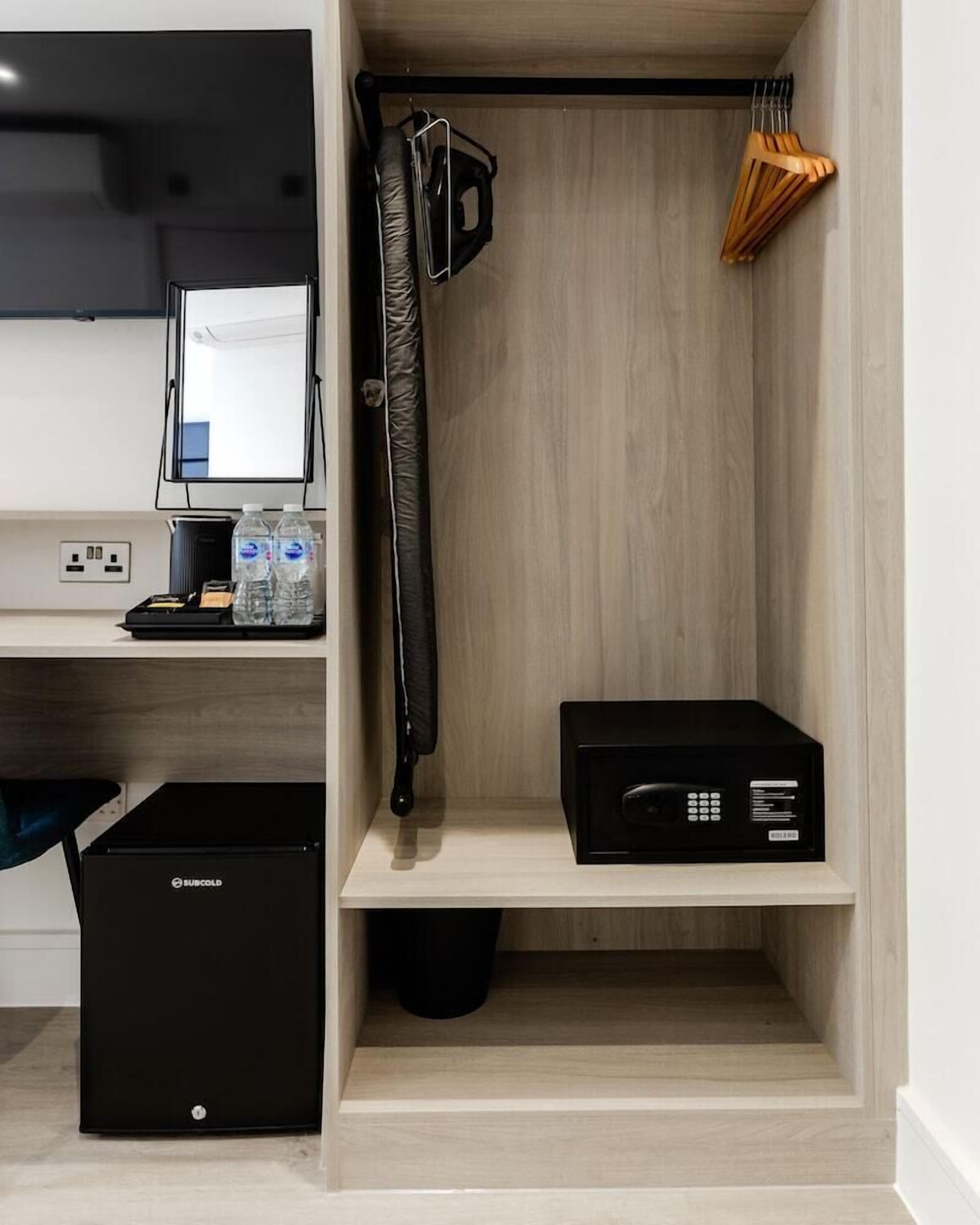 المنشأة من الداخل