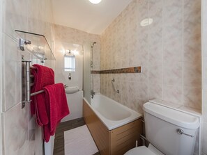 Standard Double Room, 1 Double Bed | Bathroom | Free toiletries, hair dryer, towels, soap