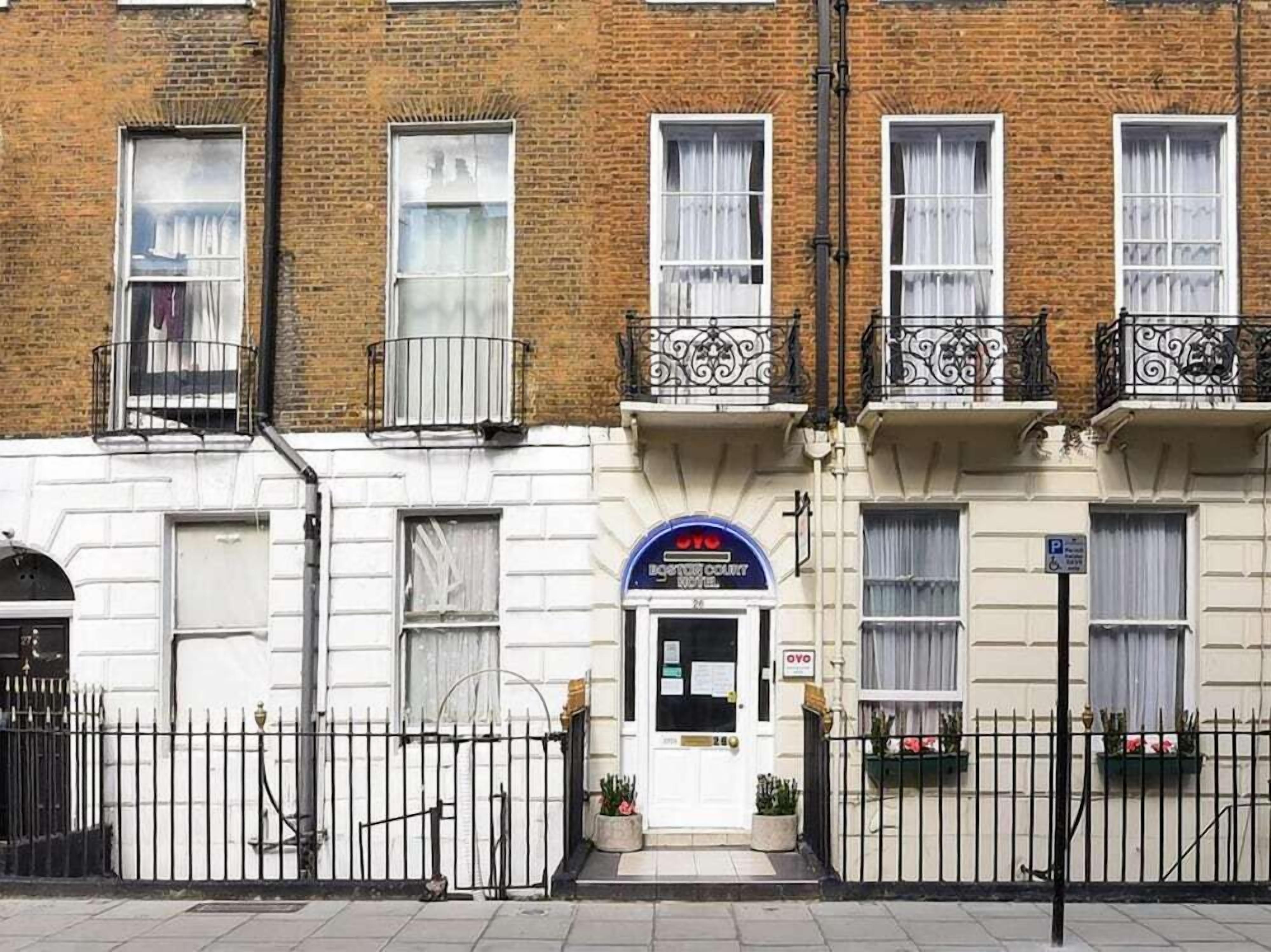 تفاصيل الفندق من الخارج