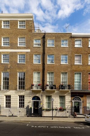 Exterior - Holiday City Ltd (London)