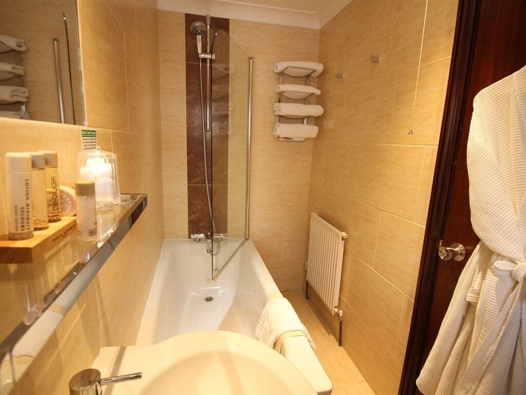 Tweepersoonskamer, en-suite badkamer | Badkamer