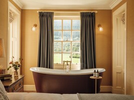 Ropa de cama de alta calidad y escritorio