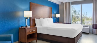 Comfort Inn & Suites Orlando North