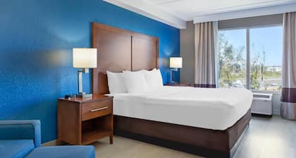 Comfort Inn & Suites Orlando North