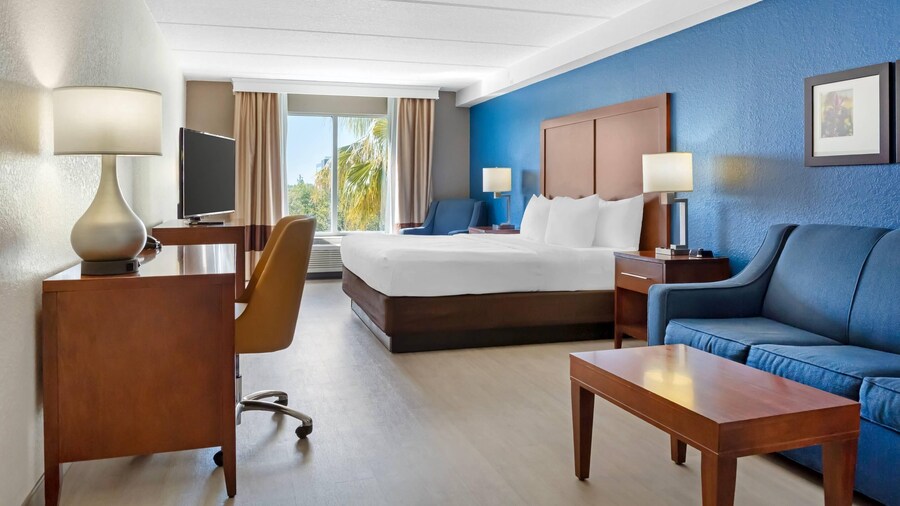 Comfort Inn & Suites Orlando North