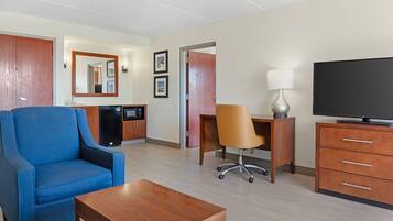 Suite, 1 King Bed, Non Smoking